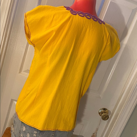 Handmade Vibrant Floral Embroidered Women's Blouse - Picture 7 of 9